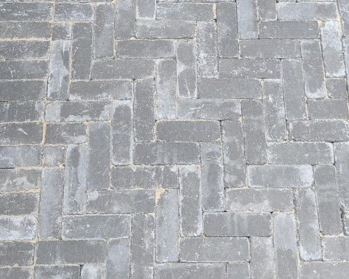 Getrommelde betonklinkers antraciet dikformaat 21x6,8x6cm.